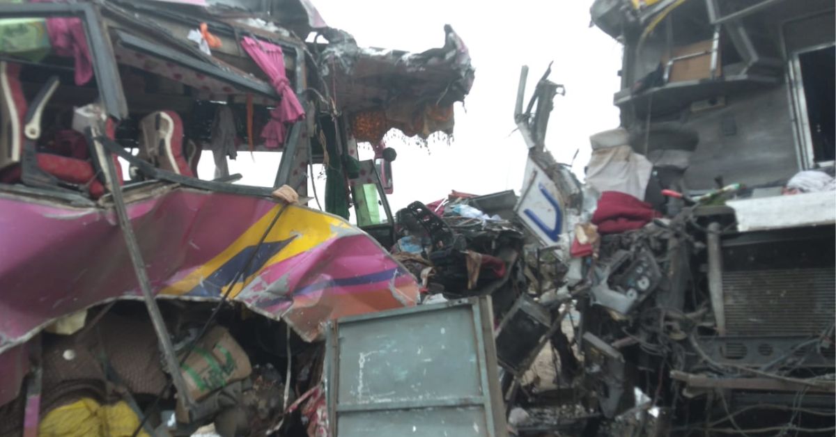 Maharashtra 2 Buses Collide In Buldhana District, 6 Die, 21 Injured !!