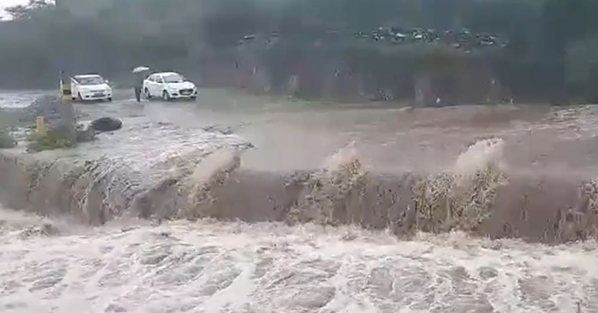 Rajasthan Civil Defence Rescues 2 Youth Stuck On Swollen Udaipur Bridge Rajasthan Civil Defence Rescues 2 Youth Stuck On Swollen Udaipur Bridge 