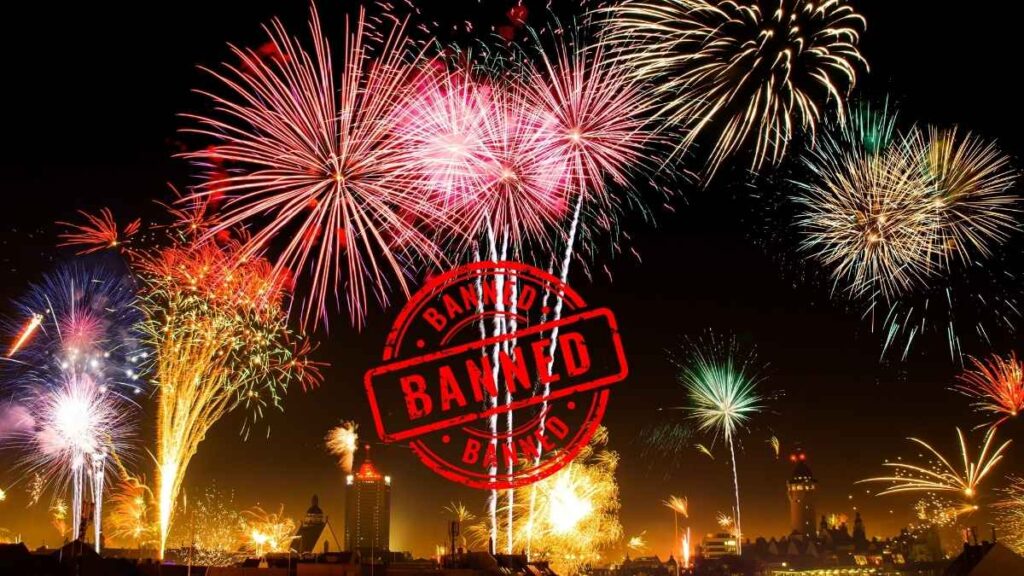 Delhi implements year-round ban on firecrackers; Supreme Court directs Haryana and UP to follow suit