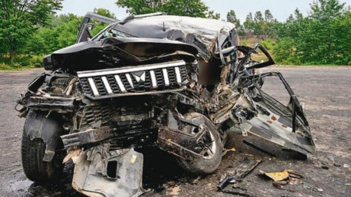 Bareilly Horror Crash Exposes Kidnapping Plot 3 Accused Dead, Two Children Found Alive Bareilly Horror Crash Exposes Kidnapping Plot