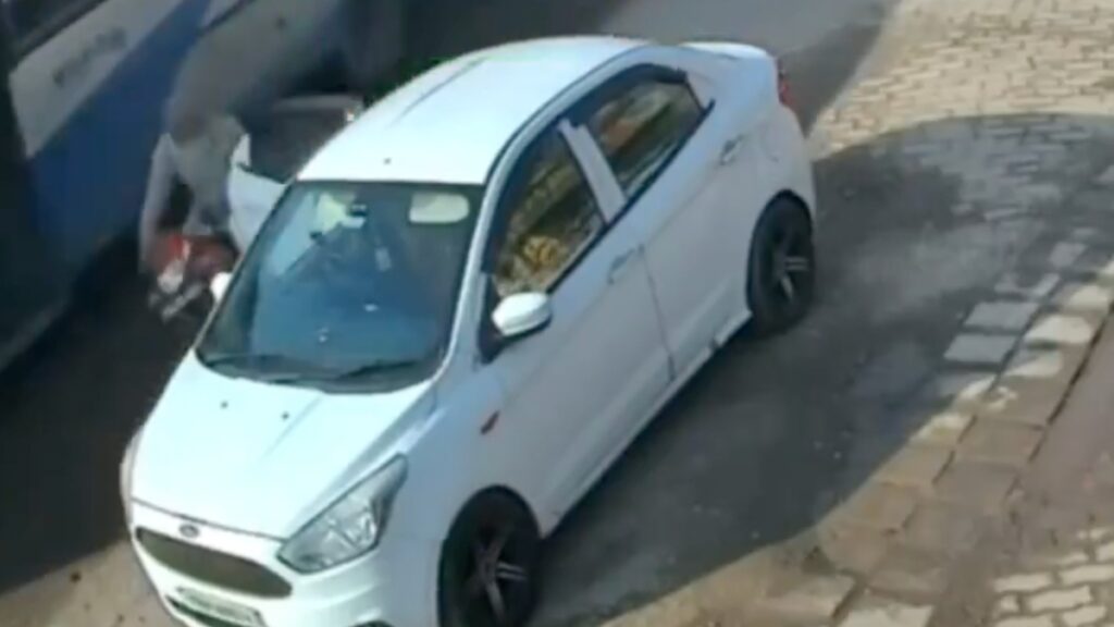 Delhi Horror: Scooter Rider Killed After Car Door Flung Open, Bus Runs Over Him - CCTV Video Shocks Internet